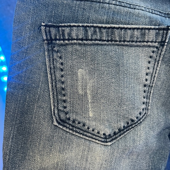 Almost Famous Blue Skinny Jeans with Fashionable Distressing - Picture 6 of 8